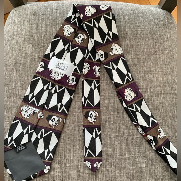 Disney 101 Dalmatians Tie - Picture 3 of 6